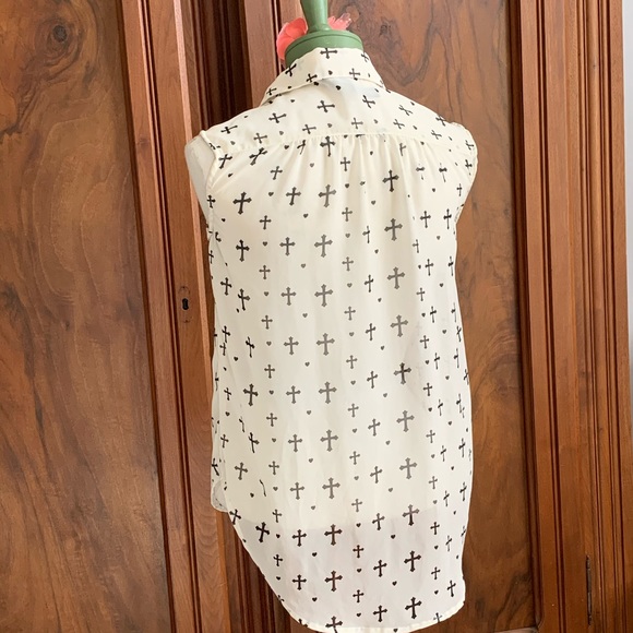 Fun & Flirt Sheer Sleeveless Top Crosses & Hearts - Picture 3 of 4